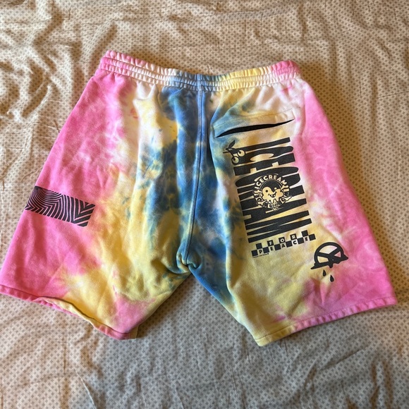 BBC Icecream Running Dog Tie-Dye Shorts- XXL - Picture 2 of 6